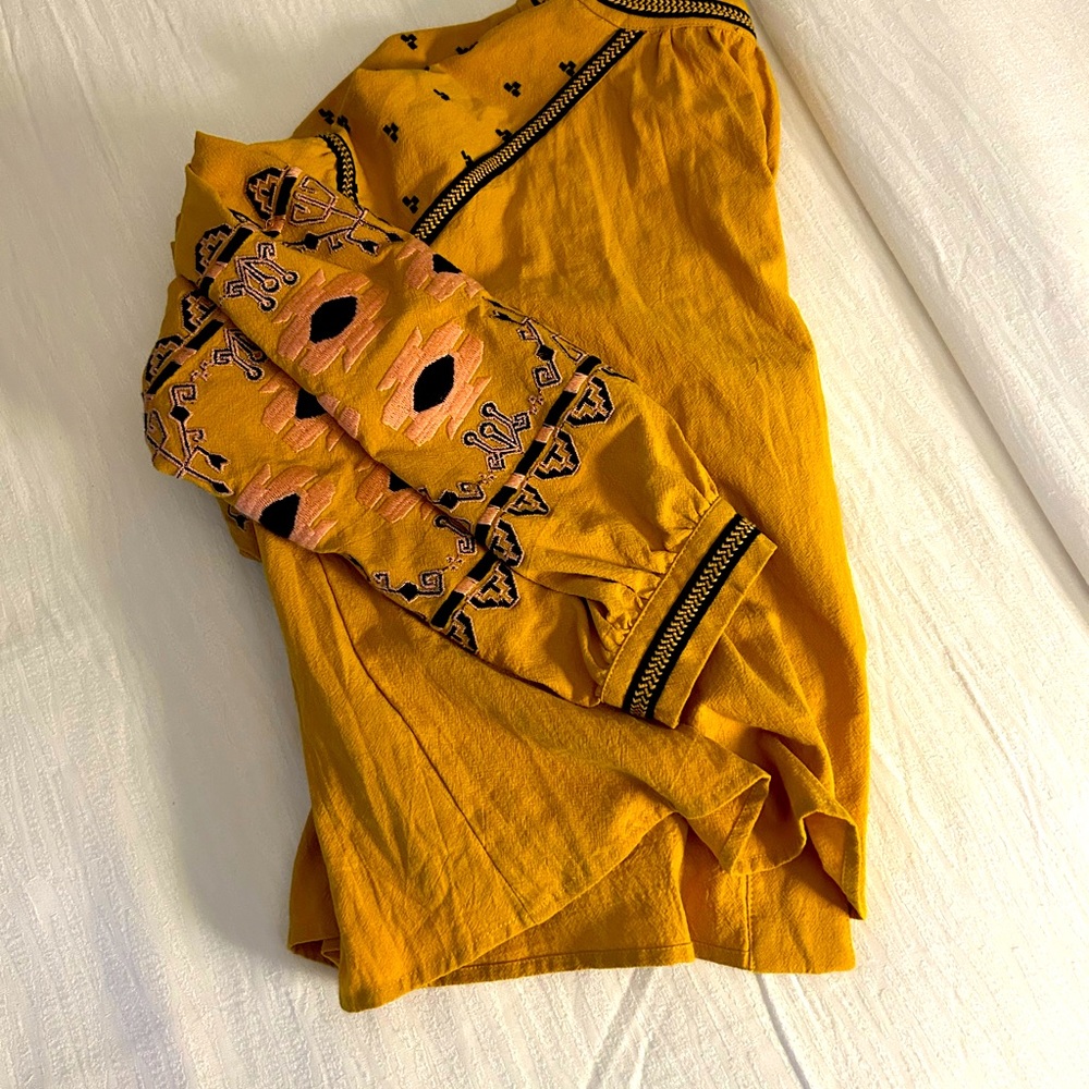 New Condition Oaxaca embroidered blouse - Picture 2 of 4